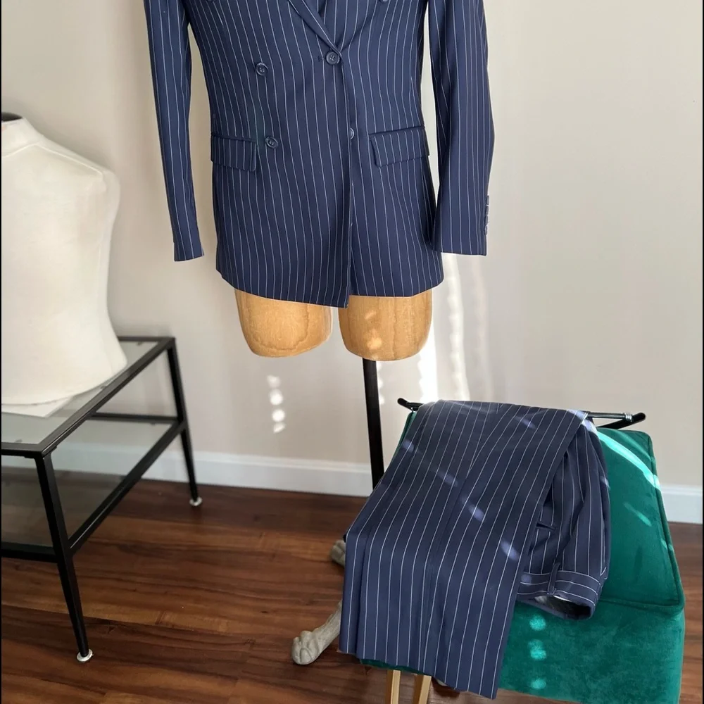 Pinstripe slim fit double-breast navy blue suit - Picture 4 of 4